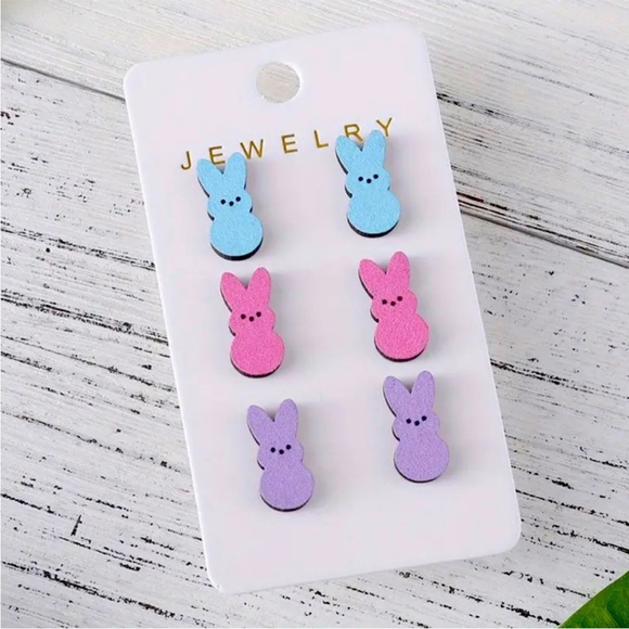 🩷5/$15🩷 Easter fashion jewelry earrings - Picture 3 of 3